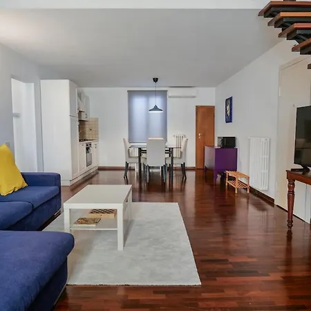 Apartment Yema Amphitheater 93-lucca *